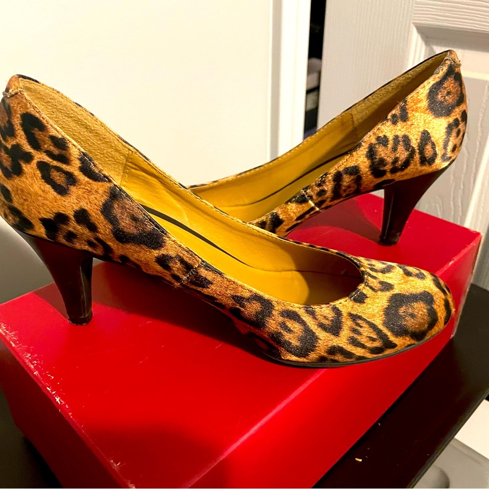 Animal print pumps
